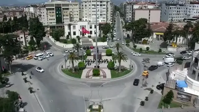 Polis ve jandarma ekipleri Trafik Haftası dolayısıyla kortej yaptı Polis ve jandarma ekipleri Trafik Haftası dolayısıyla kortej yaptı