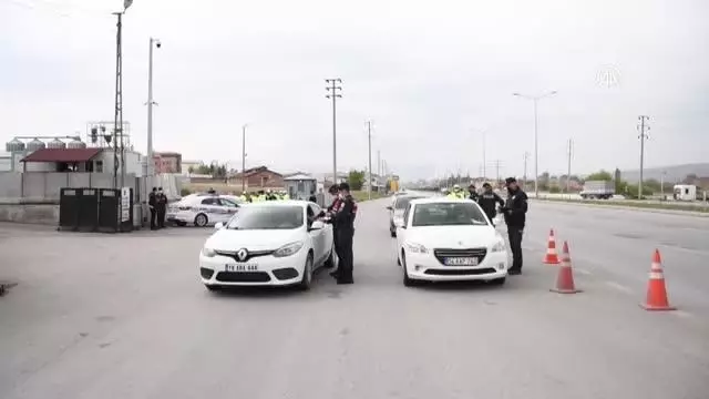 Son dakika haber: Polisten sürücülere Trafik Haftası hediyesi Son dakika haber: Polisten sürücülere Trafik Haftası hediyesi