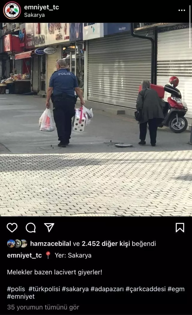 Poşetlerini taşımakta zorlanan yaşlı kadının yardımına polis memuru koştu Poşetlerini taşımakta zorlanan yaşlı kadının yardımına polis memuru koştu