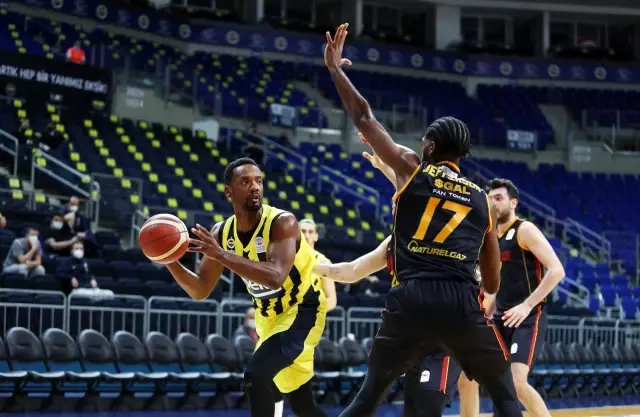 Son dakika haber... Pota derbisini Fenerbahçe farklı kazandı Son dakika haber... Pota derbisini Fenerbahçe farklı kazandı