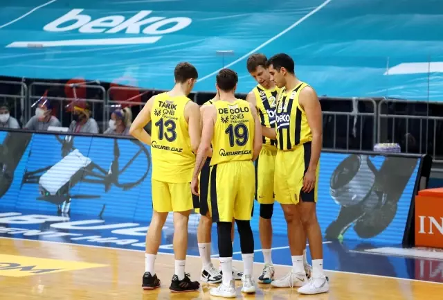 Son dakika haber... Pota derbisini Fenerbahçe farklı kazandı Son dakika haber... Pota derbisini Fenerbahçe farklı kazandı