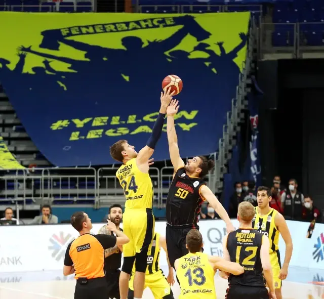 Son dakika haber... Pota derbisini Fenerbahçe farklı kazandı Son dakika haber... Pota derbisini Fenerbahçe farklı kazandı