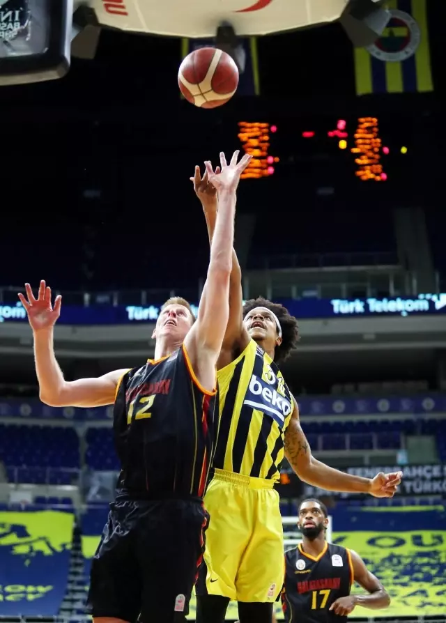 Son dakika haber... Pota derbisini Fenerbahçe farklı kazandı Son dakika haber... Pota derbisini Fenerbahçe farklı kazandı