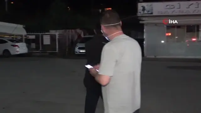 'Riskli' grubundaki kişi muhabire böyle tepki gösterdi: 'Film mi çeviriyoruz?' 'Riskli' grubundaki kişi muhabire böyle tepki gösterdi: 'Film mi çeviriyoruz?'