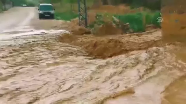 Sağanak ve dolu tarım arazilerinde hasara neden oldu Sağanak ve dolu tarım arazilerinde hasara neden oldu