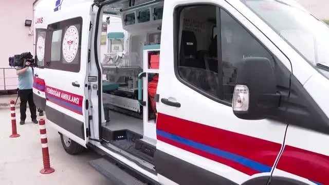 Sağlık Bakanlığınca acil sağlık hizmetine ihtiyaç duyan bebekler özel ambulanslarla taşınıyor Sağlık Bakanlığınca acil sağlık hizmetine ihtiyaç duyan bebekler özel ambulanslarla taşınıyor