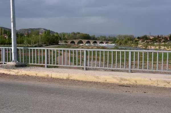 ŞAHRUH KÖPRÜSÜ'NE UNESCO DESTEKLİ KORUMA ŞAHRUH KÖPRÜSÜ'NE UNESCO DESTEKLİ KORUMA