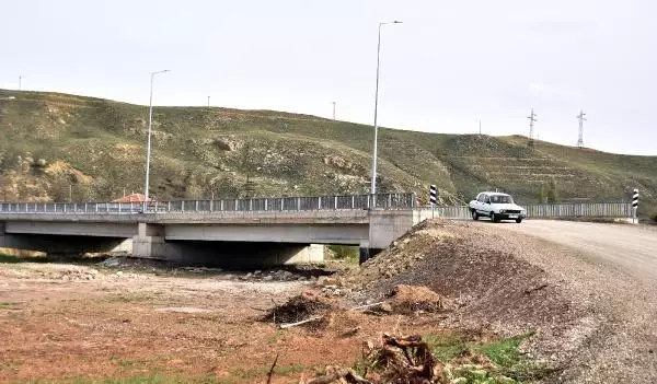 ŞAHRUH KÖPRÜSÜ'NE UNESCO DESTEKLİ KORUMA ŞAHRUH KÖPRÜSÜ'NE UNESCO DESTEKLİ KORUMA