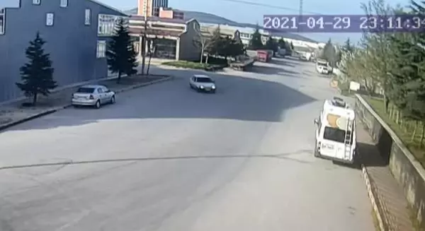 AFYONKARAHİSAR SANAYİ SİTESİNDE OTOMOBİLLE DRİFT YAPAN SÜRÜCÜ VE ARAÇ SAHİBİNE 12 BİN LİRA CEZA AFYONKARAHİSAR SANAYİ SİTESİNDE OTOMOBİLLE DRİFT YAPAN SÜRÜCÜ VE ARAÇ SAHİBİNE 12 BİN LİRA CEZA