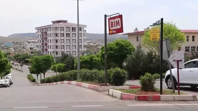 Son dakika... Şehit Cumhuriyet Savcısı Kiraz'ın adının verildiği caddeye tabela asıldı Son dakika... Şehit Cumhuriyet Savcısı Kiraz'ın adının verildiği caddeye tabela asıldı