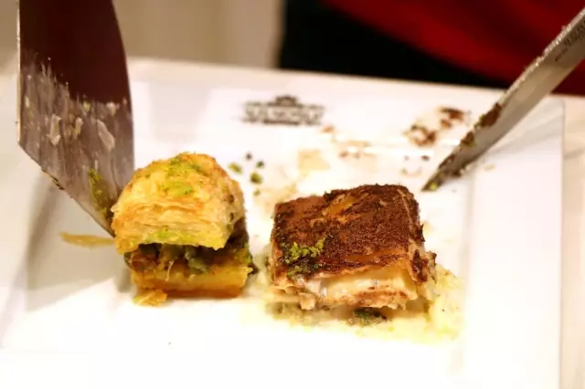 Sıcak Ramazan akşamlarının tatlı tercihi 'soğuk baklava' Sıcak Ramazan akşamlarının tatlı tercihi 'soğuk baklava'