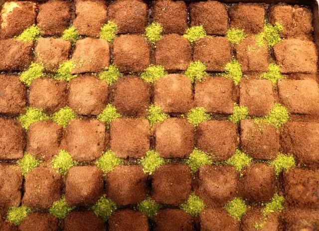 Sıcak Ramazan akşamlarının tatlı tercihi 'soğuk baklava' Sıcak Ramazan akşamlarının tatlı tercihi 'soğuk baklava'