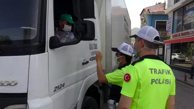 - Sındırgı'da denetimler 24 saat aralıksız devam ediyor - Sındırgı'da denetimler 24 saat aralıksız devam ediyor