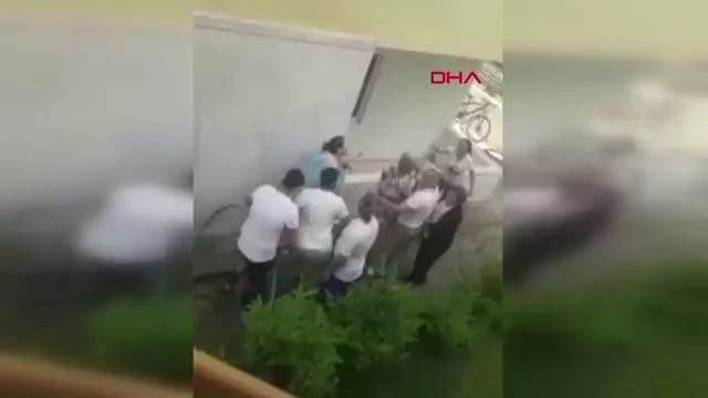 Site bahçesinde başlayan kavga, acil serviste devam etti Site bahçesinde başlayan kavga, acil serviste devam etti