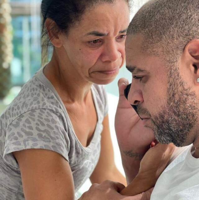 Şöhretler Müzesi'nde yer alacağını öğrenen Adriano, hüngür hüngür ağladı Şöhretler Müzesi'nde yer alacağını öğrenen Adriano, hüngür hüngür ağladı