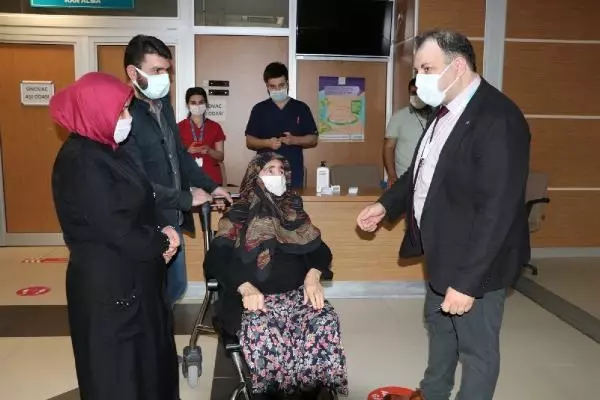 SULTANBEYLİ'DE AŞI BİLGİLENDİRME EKİPLERİ EV EV DOLAŞIYOR SULTANBEYLİ'DE AŞI BİLGİLENDİRME EKİPLERİ EV EV DOLAŞIYOR