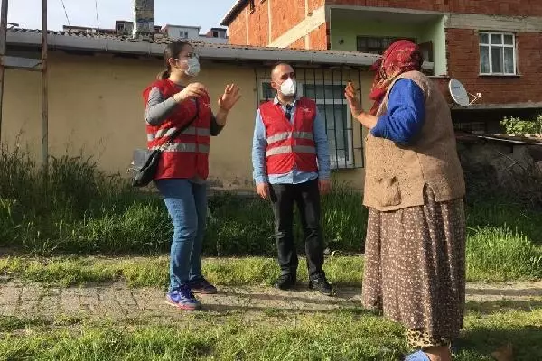 SULTANBEYLİ'DE AŞI BİLGİLENDİRME EKİPLERİ EV EV DOLAŞIYOR SULTANBEYLİ'DE AŞI BİLGİLENDİRME EKİPLERİ EV EV DOLAŞIYOR