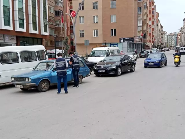 Sungurlu'da polis ekipleri denetimlerini sıklaştırdı Sungurlu'da polis ekipleri denetimlerini sıklaştırdı