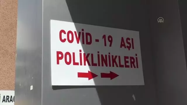 Tam kapanma sürecinde Kovid-19'a karşı aşılama çalışmaları aralıksız sürüyor Tam kapanma sürecinde Kovid-19'a karşı aşılama çalışmaları aralıksız sürüyor