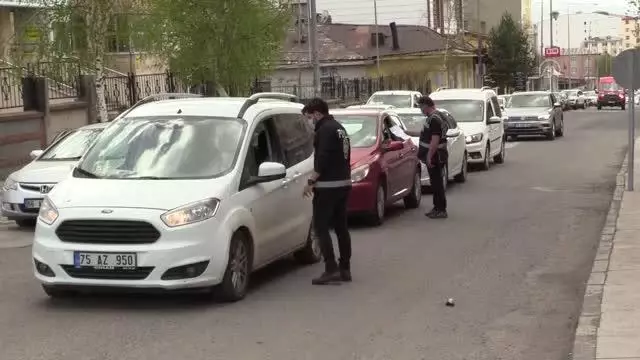 'Tam kapanma' sürecinde sessizlik hakim 'Tam kapanma' sürecinde sessizlik hakim
