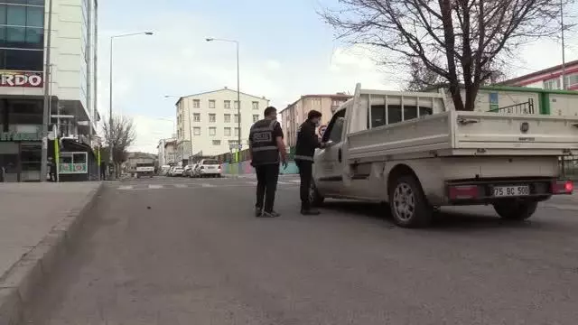 'Tam kapanma' sürecinde sessizlik hakim 'Tam kapanma' sürecinde sessizlik hakim