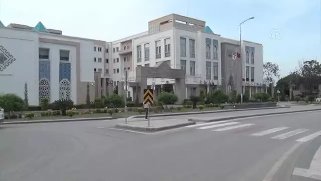 'Tam kapanmada' cadde ve sokaklar boş kaldı 'Tam kapanmada' cadde ve sokaklar boş kaldı