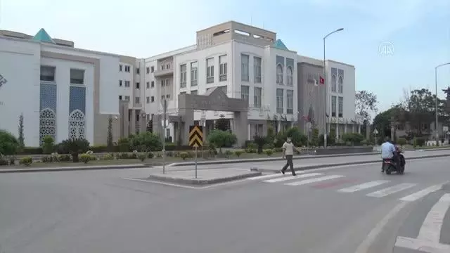 'Tam kapanmada' cadde ve sokaklar boş kaldı 'Tam kapanmada' cadde ve sokaklar boş kaldı
