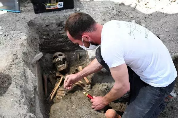 AYDIN TARİHİ KADIKALESİ'NİN ÜZERİ GÖBEKLİTEPE GİBİ KAPATILACAK AYDIN TARİHİ KADIKALESİ'NİN ÜZERİ GÖBEKLİTEPE GİBİ KAPATILACAK