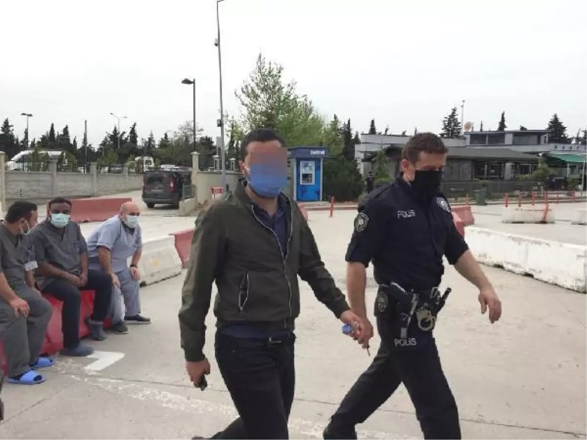 Tartıştığı site görevlisini bıçakladı