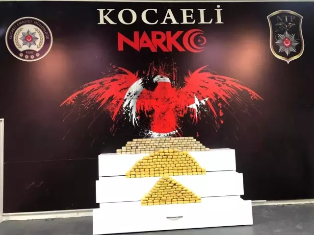TEM'deki aracın tabanından 139 kilo 350 gram eroin çıktı TEM'deki aracın tabanından 139 kilo 350 gram eroin çıktı