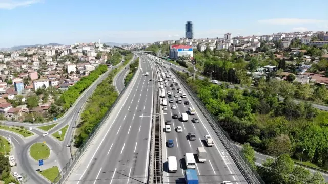 - TEM Otoyolu'nda denetim yoğunluğu havadan görüntülendi - TEM Otoyolu'nda denetim yoğunluğu havadan görüntülendi