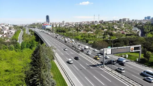 - TEM Otoyolu'nda denetim yoğunluğu havadan görüntülendi - TEM Otoyolu'nda denetim yoğunluğu havadan görüntülendi