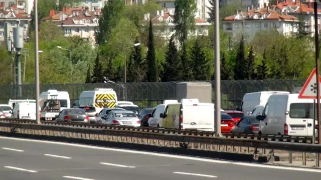 - TEM Otoyolu'nda denetim yoğunluğu havadan görüntülendi - TEM Otoyolu'nda denetim yoğunluğu havadan görüntülendi