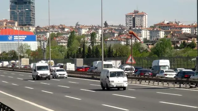 - TEM Otoyolu'nda denetim yoğunluğu havadan görüntülendi - TEM Otoyolu'nda denetim yoğunluğu havadan görüntülendi