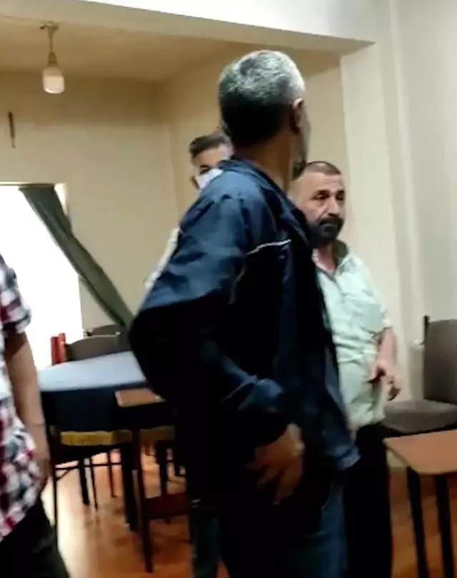 'Temizlik yaptık' bahanesi işe yaramadı: Kumar oynayan 6 kişiye 37 bin 500 lira ceza 'Temizlik yaptık' bahanesi işe yaramadı: Kumar oynayan 6 kişiye 37 bin 500 lira ceza