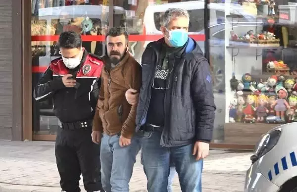 Tokkal ailesinin cinayet zanlısı: Ben burada olmaya razıyım, yeter ki katili bulun Tokkal ailesinin cinayet zanlısı: Ben burada olmaya razıyım, yeter ki katili bulun