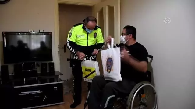 Trafik kazası nedeniyle tekerlekli sandalyeye mahkum olan kişiden 'emniyet kemeri kullanma' çağrısı Trafik kazası nedeniyle tekerlekli sandalyeye mahkum olan kişiden 'emniyet kemeri kullanma' çağrısı