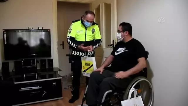Trafik kazası nedeniyle tekerlekli sandalyeye mahkum olan kişiden 'emniyet kemeri kullanma' çağrısı Trafik kazası nedeniyle tekerlekli sandalyeye mahkum olan kişiden 'emniyet kemeri kullanma' çağrısı