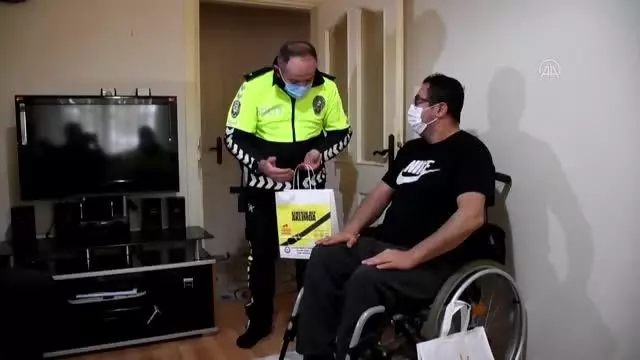 Trafik kazası nedeniyle tekerlekli sandalyeye mahkum olan kişiden 'emniyet kemeri kullanma' çağrısı Trafik kazası nedeniyle tekerlekli sandalyeye mahkum olan kişiden 'emniyet kemeri kullanma' çağrısı