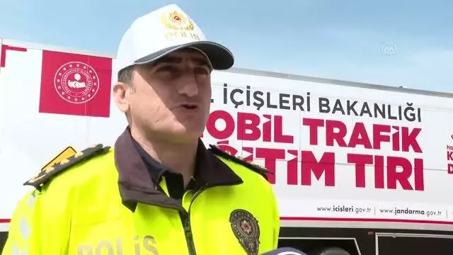 TRAFİKTE DEĞİŞEN HAYATLAR - Son 10 yılda polis bölgesinde 22 bin 145 kişi trafik kazası kurbanı oldu TRAFİKTE DEĞİŞEN HAYATLAR - Son 10 yılda polis bölgesinde 22 bin 145 kişi trafik kazası kurbanı oldu