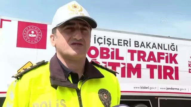 TRAFİKTE DEĞİŞEN HAYATLAR - Son 10 yılda polis bölgesinde 22 bin 145 kişi trafik kazası kurbanı oldu TRAFİKTE DEĞİŞEN HAYATLAR - Son 10 yılda polis bölgesinde 22 bin 145 kişi trafik kazası kurbanı oldu