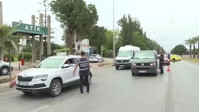 Turizm merkezi Antalya'da Kovid-19 denetimleri hava, kara ve denizden yürütülüyor (2) Turizm merkezi Antalya'da Kovid-19 denetimleri hava, kara ve denizden yürütülüyor (2)