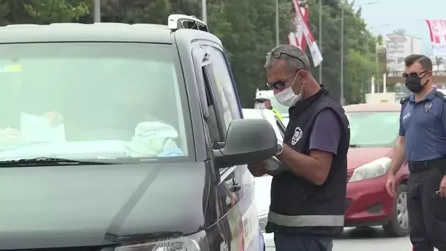 Turizm merkezi Antalya'da Kovid-19 denetimleri hava, kara ve denizden yürütülüyor (2) Turizm merkezi Antalya'da Kovid-19 denetimleri hava, kara ve denizden yürütülüyor (2)