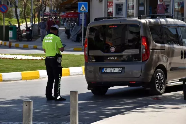 Urla'da 'tam kapanma' nedeniyle denetimler sıklaştı Urla'da 'tam kapanma' nedeniyle denetimler sıklaştı