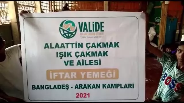 Valide İnsani Yardım Derneği'nden Bangladeş'e sığınan Arakanlı Müslümanlar için iftar organizasyonu Valide İnsani Yardım Derneği'nden Bangladeş'e sığınan Arakanlı Müslümanlar için iftar organizasyonu