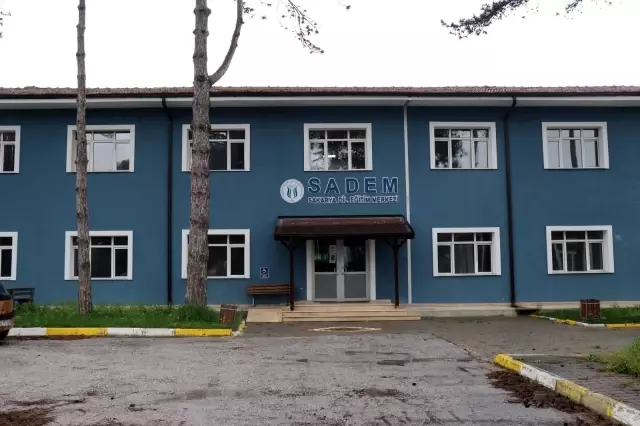 Yabancı öğrenciler Türkçeyi sanal gerçeklikle öğreniyor Yabancı öğrenciler Türkçeyi sanal gerçeklikle öğreniyor