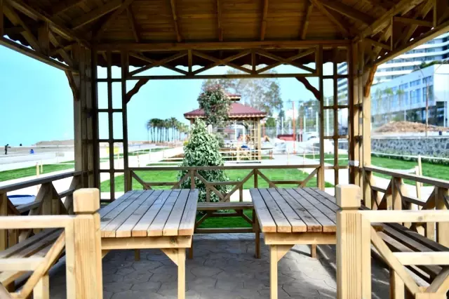 Trabzon'da yeni yapılan Yalıncak plajında çalışmalar devam ediyor Trabzon'da yeni yapılan Yalıncak plajında çalışmalar devam ediyor