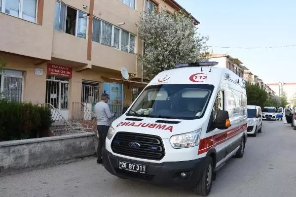 Yaşlı kadını kurtarmak için seferber oldular Yaşlı kadını kurtarmak için seferber oldular