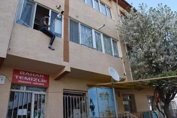 Yaşlı kadını kurtarmak için seferber oldular Yaşlı kadını kurtarmak için seferber oldular