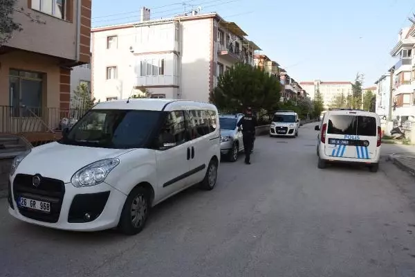Yaşlı kadını kurtarmak için seferber oldular Yaşlı kadını kurtarmak için seferber oldular